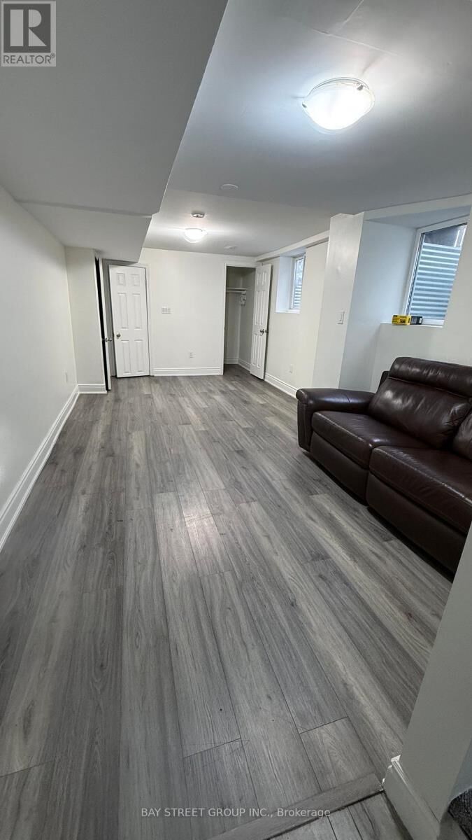 Property Photo:  50 Thorntree Crescent Bsmt  ON L6Y 4C4 