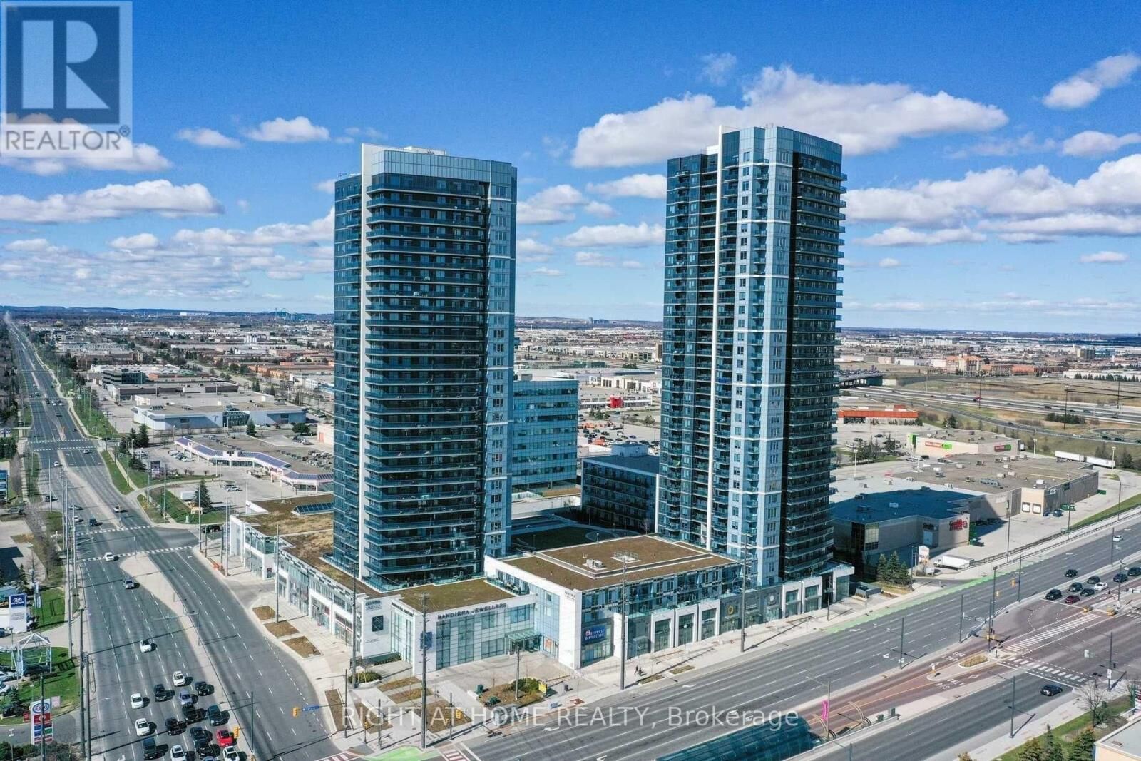 Property Photo:  3700 Highway 7 2909  ON L4L 1A6 