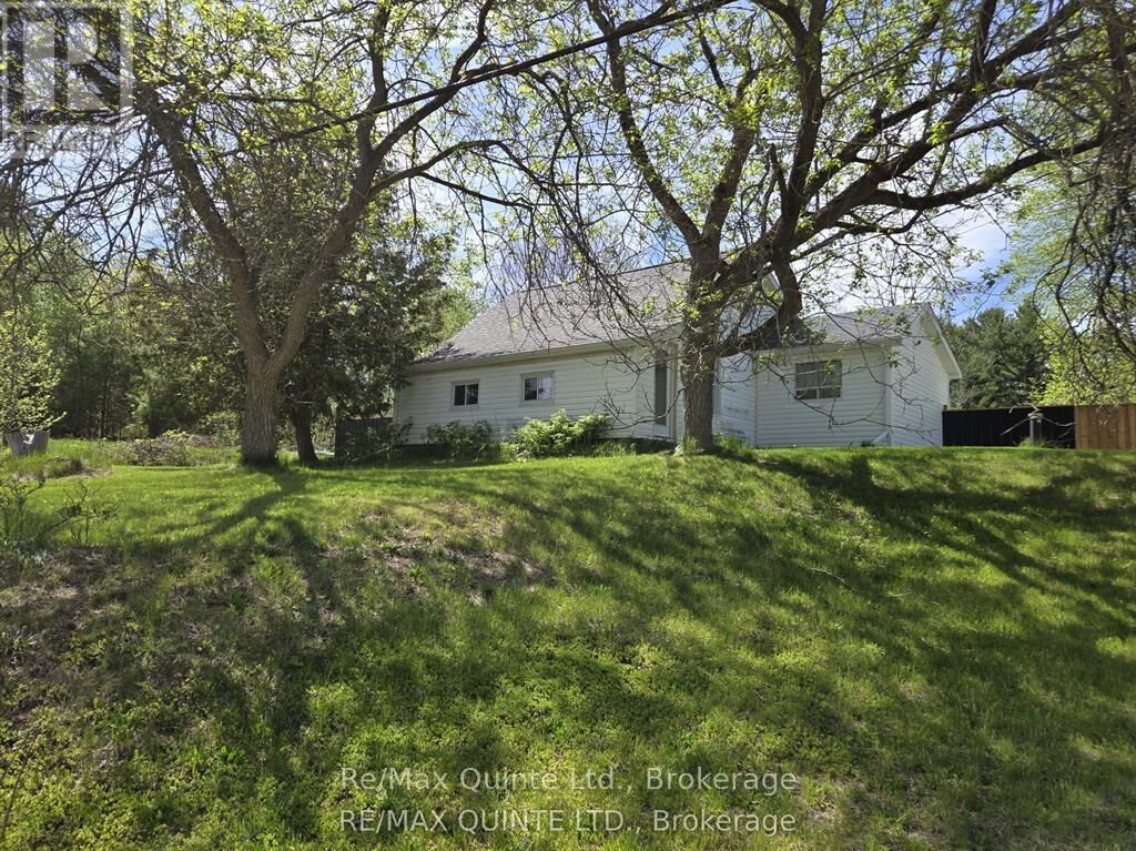 Property Photo:  112959 Highway 7 Highway  ON K0H 1Z0 