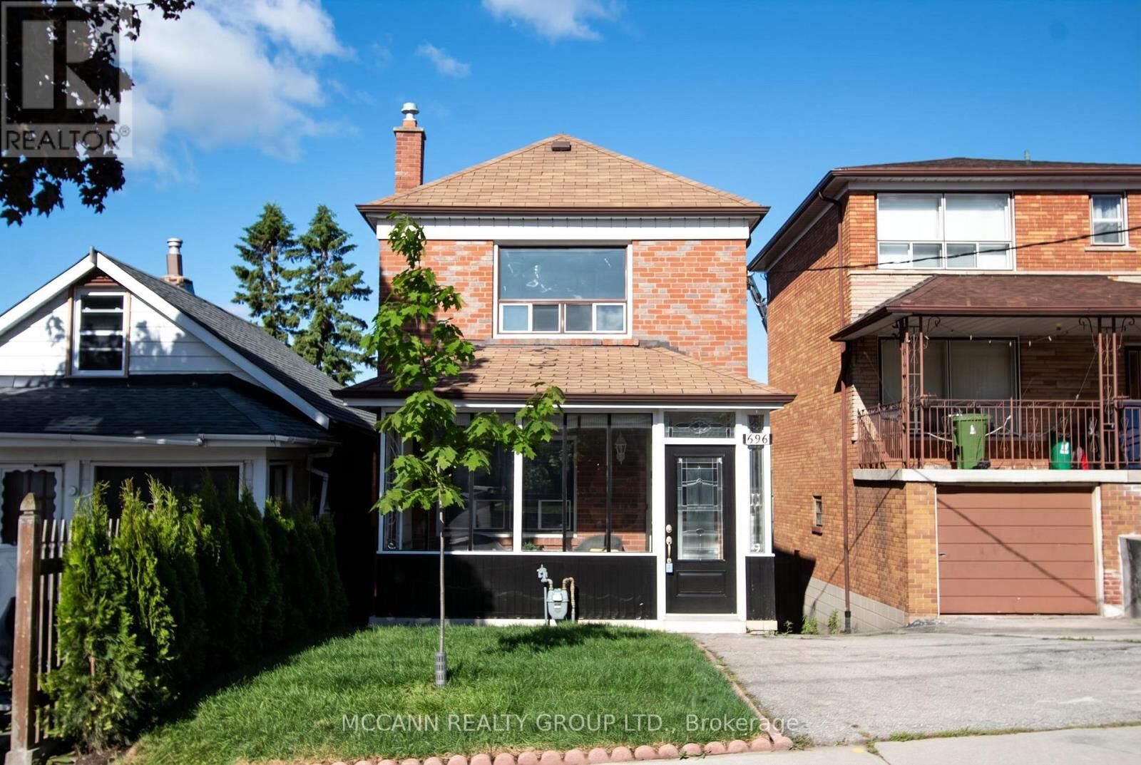 Property Photo:  496 Northcliffe Boulevard  ON M6E 3L5 