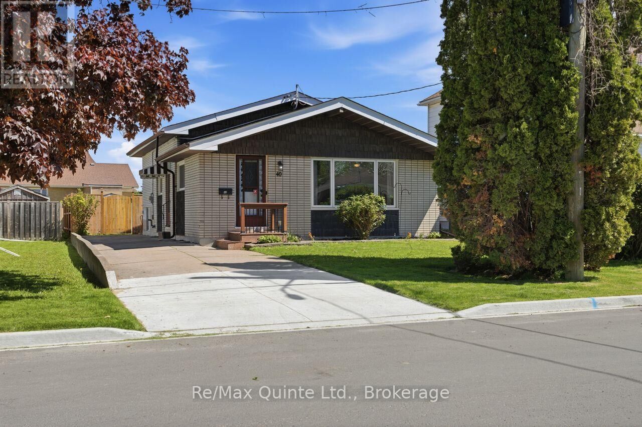 Property Photo: 40 McCann Street ON K8V 1W1