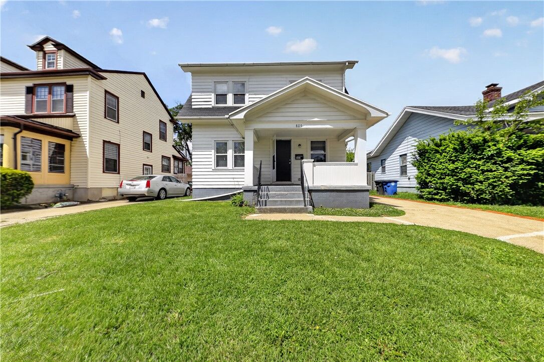 Property Photo:  805 Sunnyview Avenue  OH 45406 