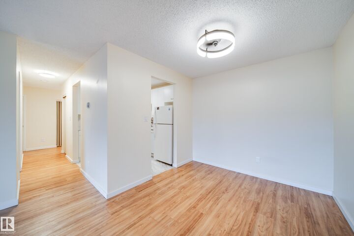 Property Photo:  1624 48 Street NW 402  AB T6L 5P1 