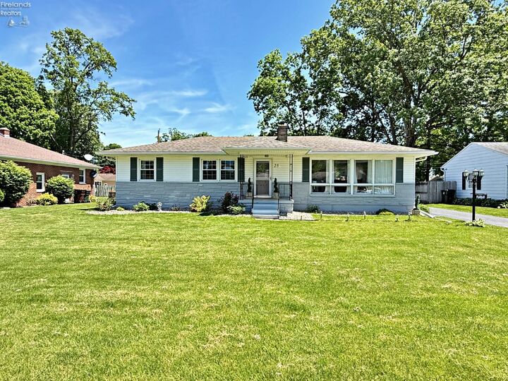 Property Photo: 25 Linwood Road OH 44883