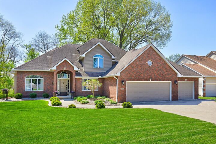 Property Photo:  9150 Aurora Avenue  IA 50322 