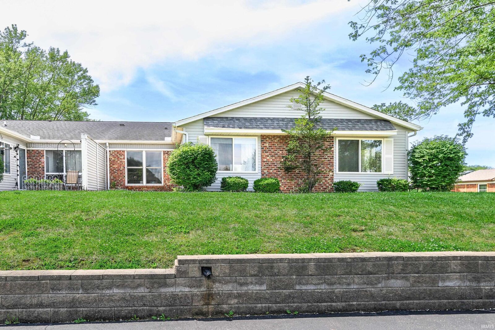 Property Photo:  1130 E Carnaby Street  IN 47401 