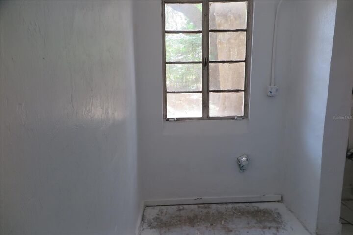 Property Photo:  1105 SE 6th Avenue  FL 32601 