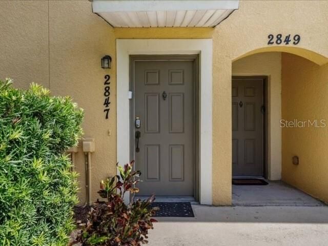 Property Photo:  2847 Oakwater Drive 2847  FL 34747 
