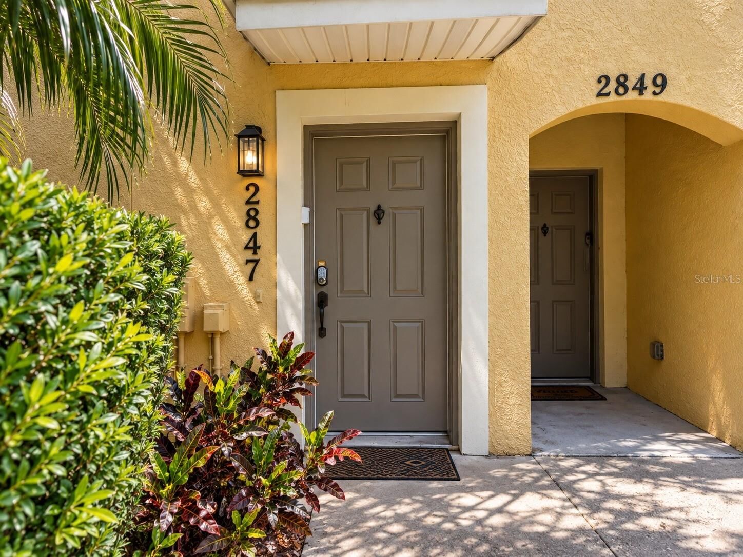 Property Photo:  2847 Oakwater Drive 2847  FL 34747 