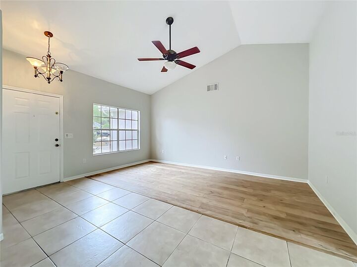 Property Photo: 925 Old Mail Lane FL 32773
