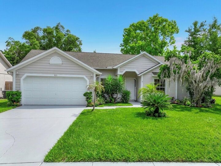 Property Photo:  925 Old Mail Lane  FL 32773 