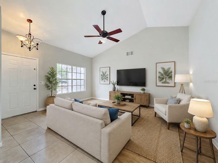 Property Photo: 925 Old Mail Lane FL 32773