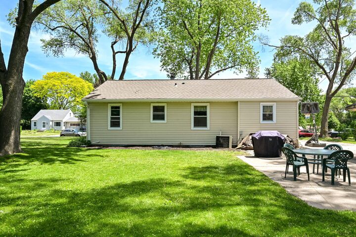 Property Photo:  1551 S 168th St  WI 53151 