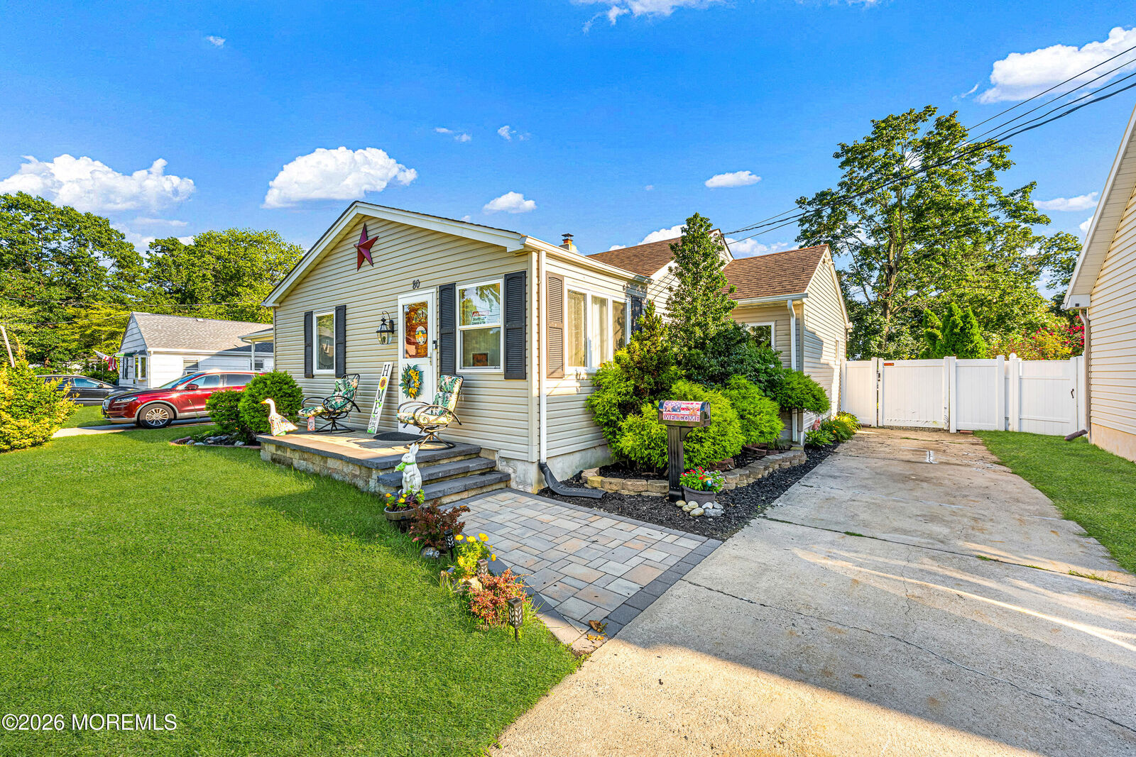 Property Photo:  80 Elm Street  NJ 08884 