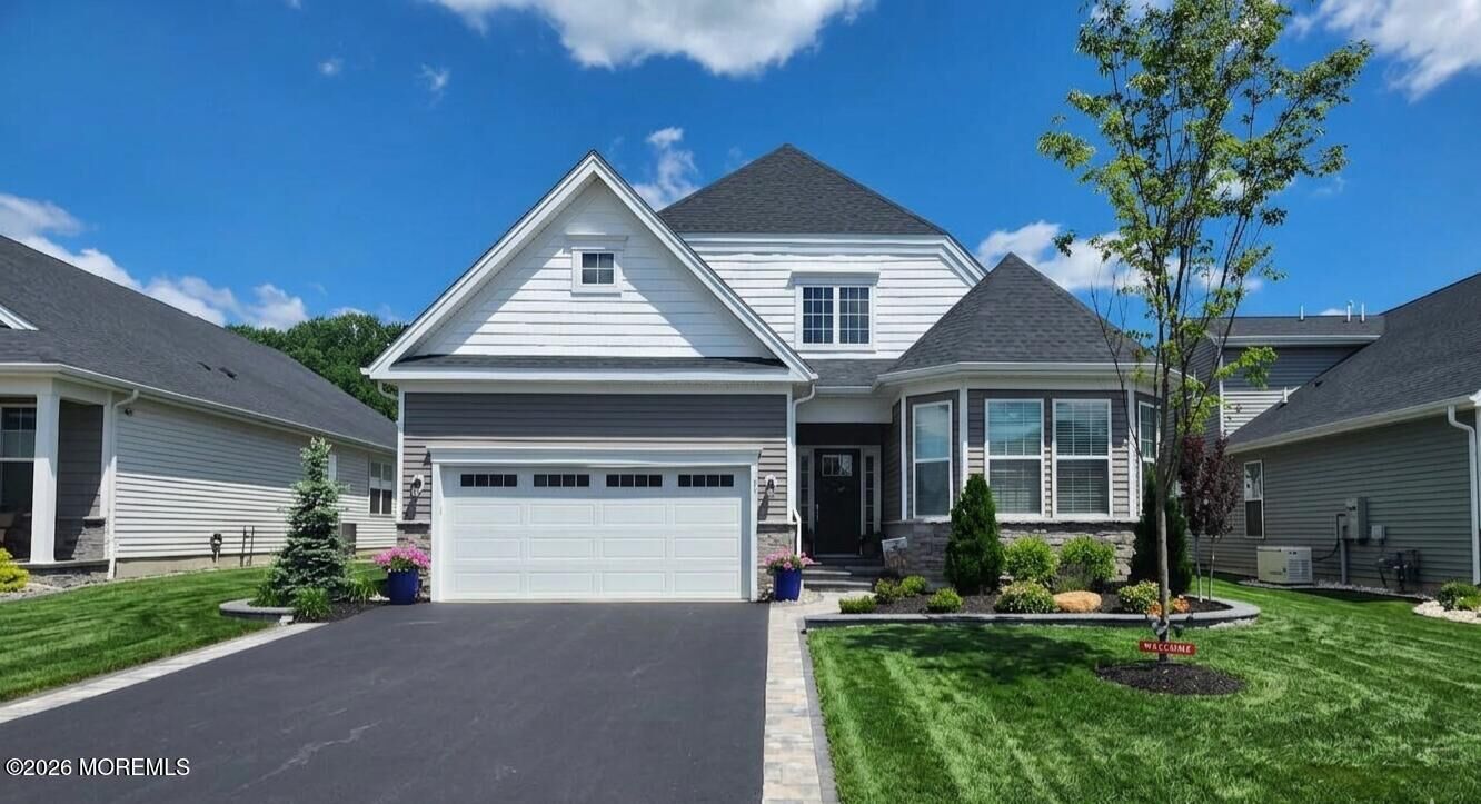 Property Photo:  40 Emerald Road  NJ 08533 