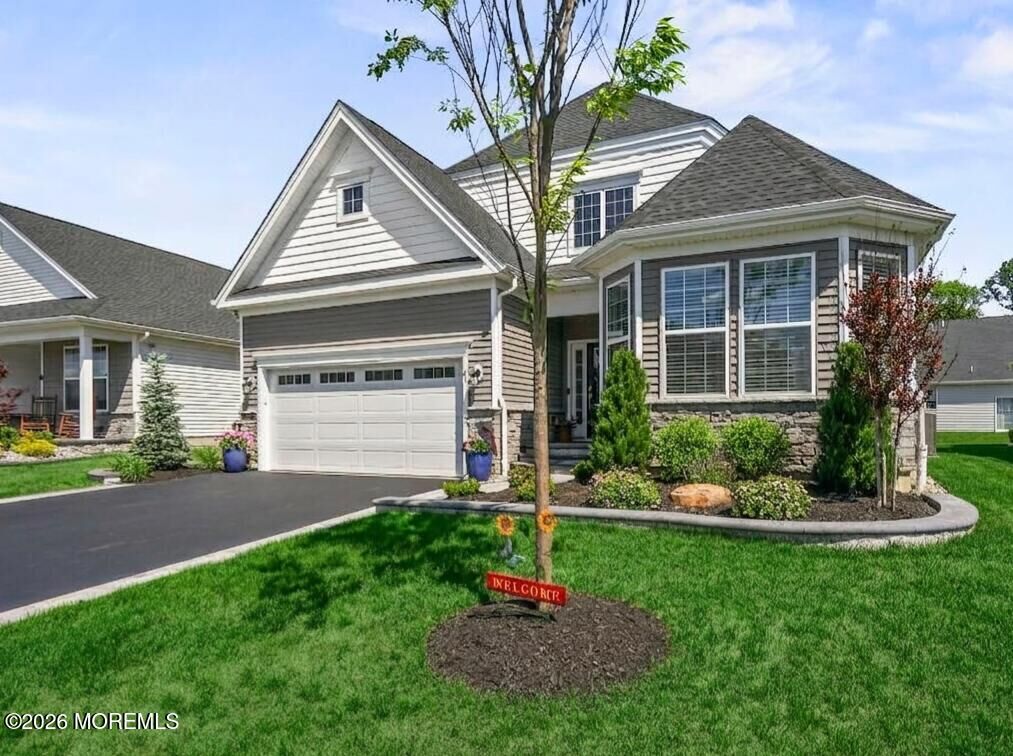 Property Photo:  40 Emerald Road  NJ 08533 