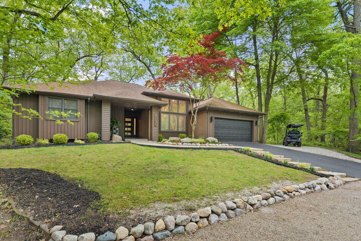 Property Photo:  4035 Choctaw Trail  MI 49117 