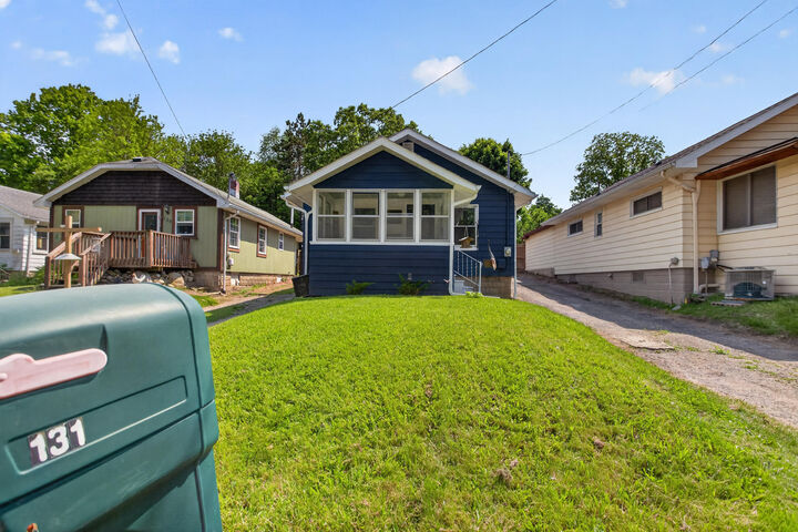 Property Photo: 131 Park Drive MI 49203