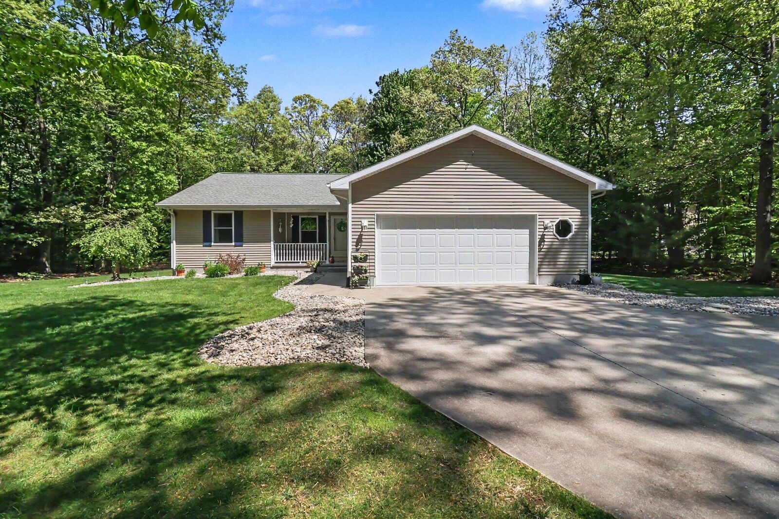 Property Photo:  6544 W Forest Edge Drive  MI 49431 