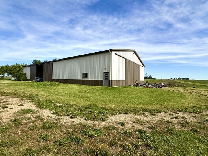Property Photo:  704 Carnahan Road  IL 61318 