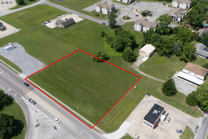 Property Photo:  703 S Greenbriar Road  IL 62918 