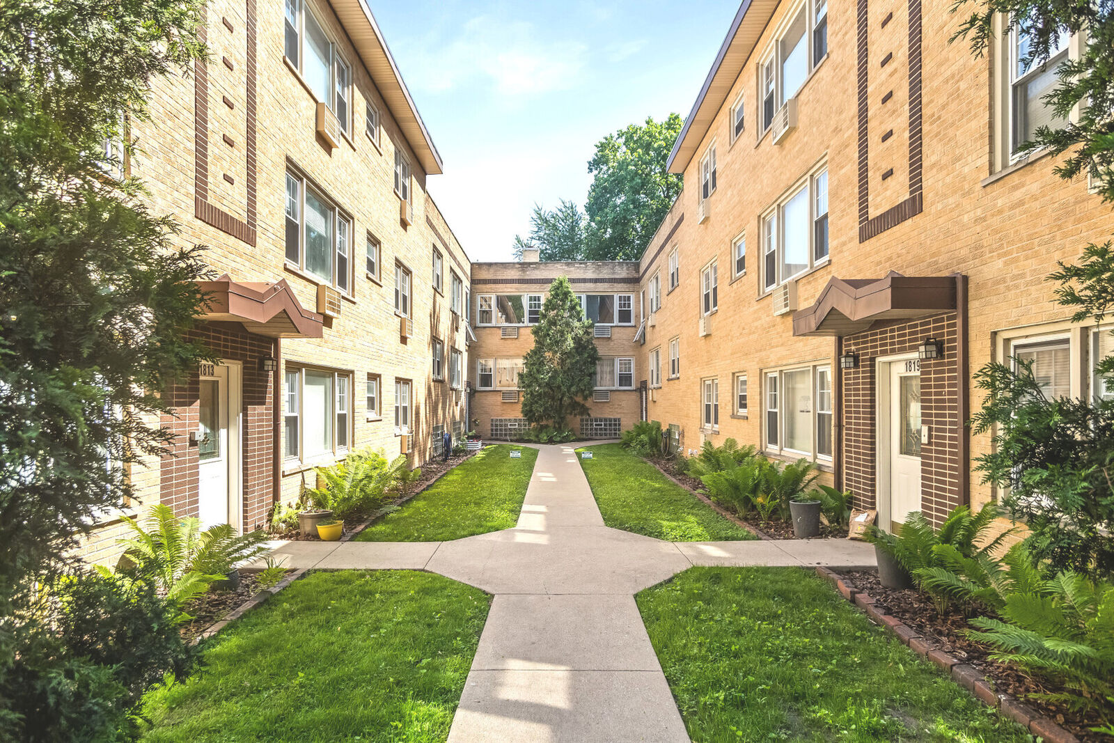 Property Photo:  1819 W Touhy Avenue 6  IL 60626 