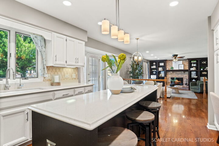 Property Photo:  1600 Harris Drive  IL 60502 