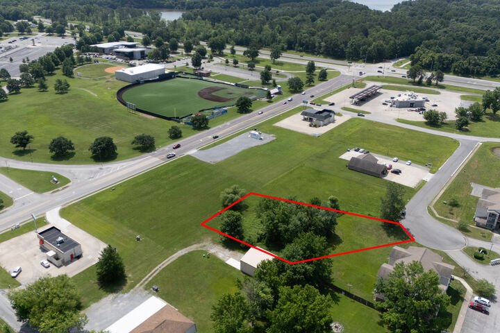 Property Photo:  710 Eagle Pass Drive  IL 62918 