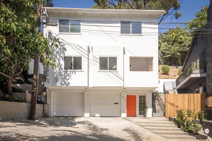 Property Photo:  3866 Udell Court  CA 90027 