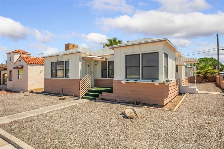 Property Photo:  1719 Wasington Street  CA 92363 