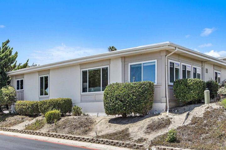 Property Photo:  3747 Vista Campana South 103  CA 92057 