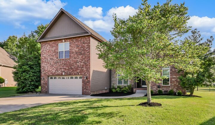 Property Photo: 126 Parkland Cir TN 37043
