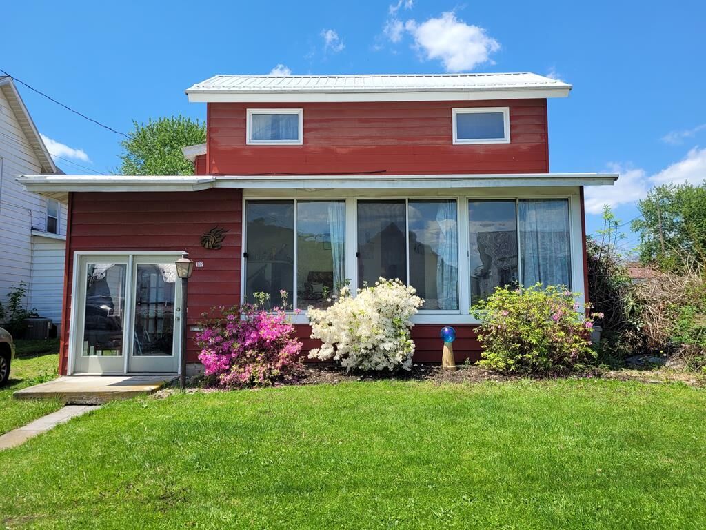Property Photo:  102 S East St  PA 18840 
