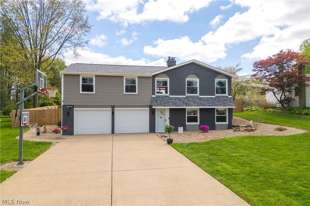 Property Photo:  8318 Kellydale Street NW  OH 44646 