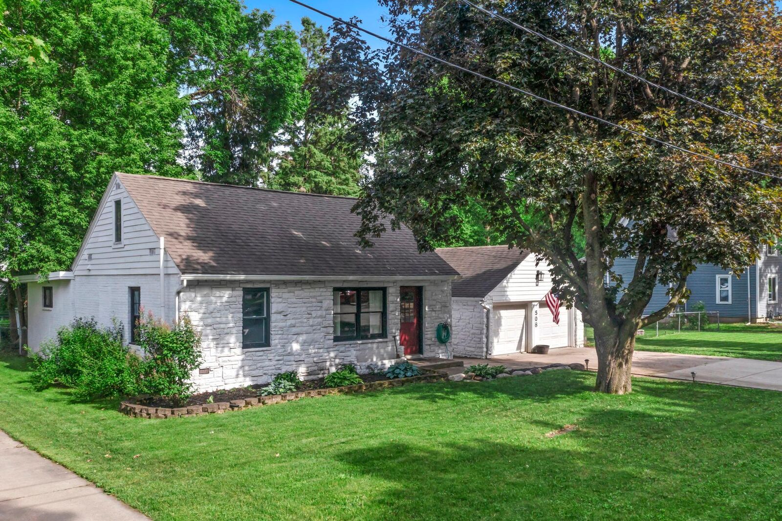 Property Photo: 508 6th Avenue S MN 55313