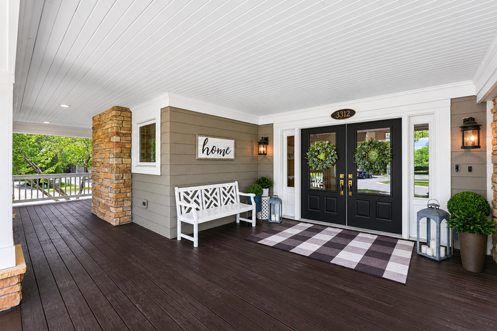 Property Photo: 3312 Crestmoor Bay MN 55125