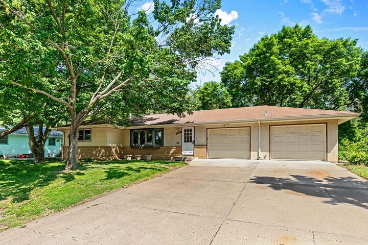Property Photo:  685 51st Avenue NE  MN 55421 