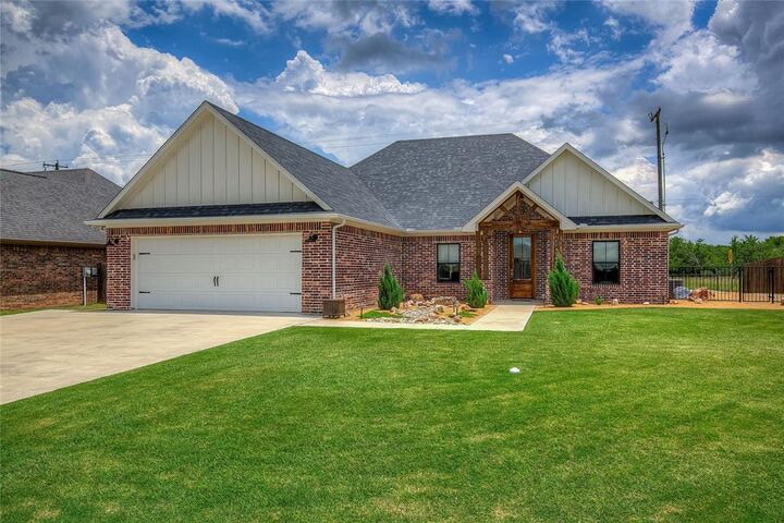 Property Photo:  326 Koby Circle  TX 75482 