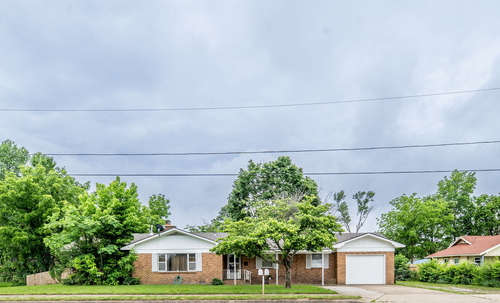 Property Photo:  410 W Olive Street  AR 72756 