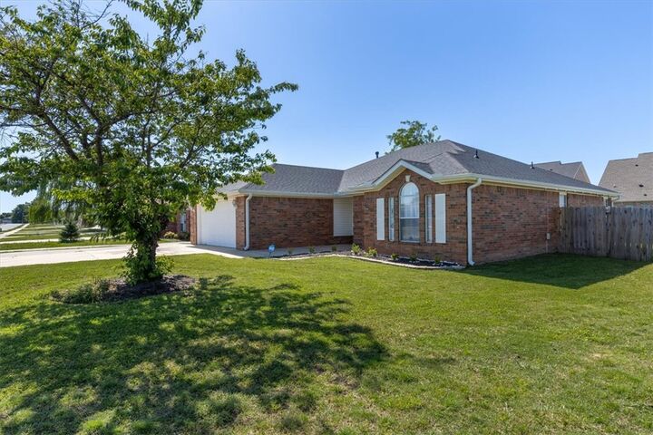 Property Photo: 2409 SW 17th Street AR 72713