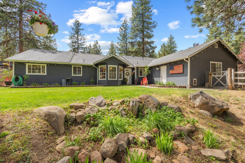Property Photo:  16320 Hillcrest Road  OR 97603 