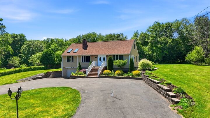 Property Photo:  5 Hollow Rd  MA 01095 
