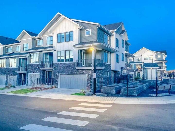 917 Crestridge Common SW — photo 1