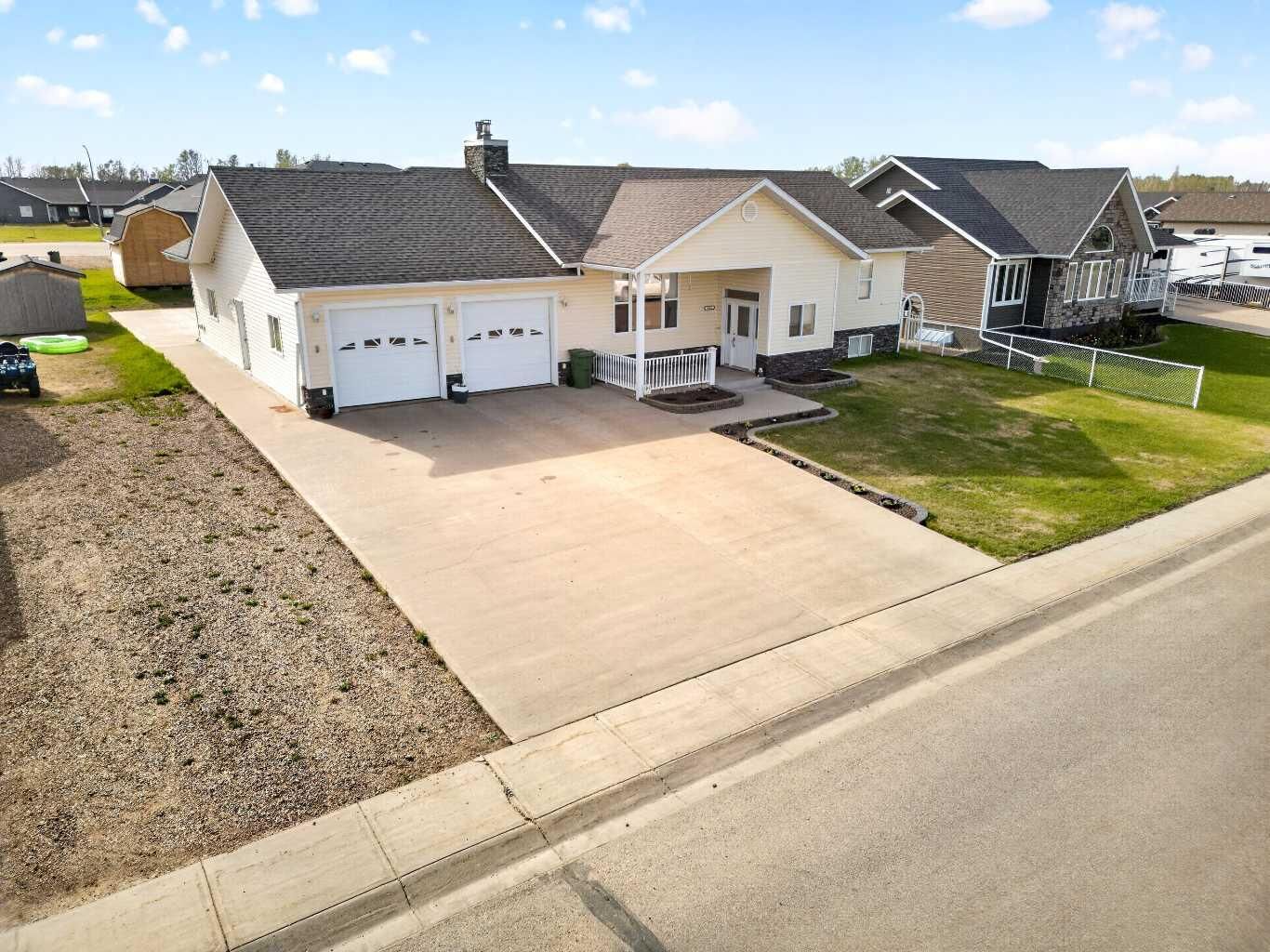 Property Photo: 9922 110 Street AB T0H 2H0