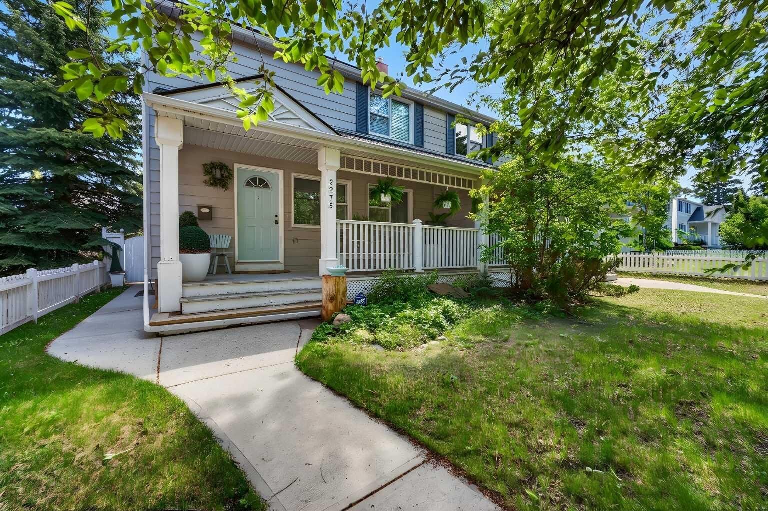 Property Photo: 2275 Flanders Avenue SW AB T2T 5K9