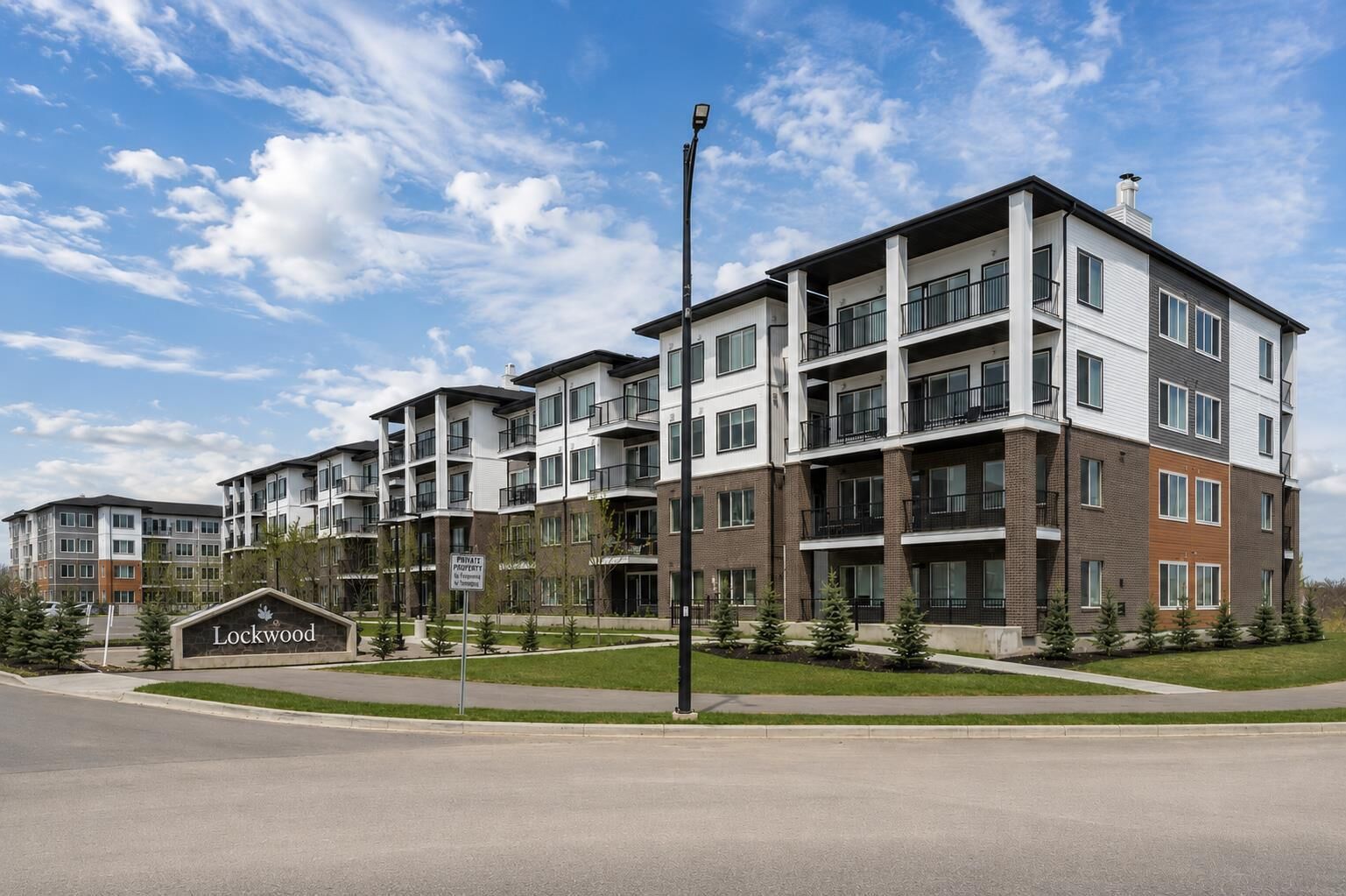 Property Photo: 6 Merganger Drive W 1314 AB T1X 2Y2