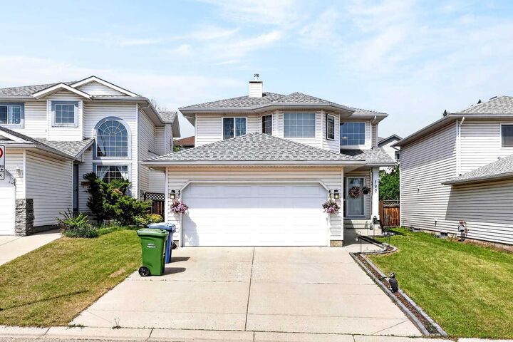 Photo de la propriété: 192 Arbour Wood Close NW AB T3G 4C3