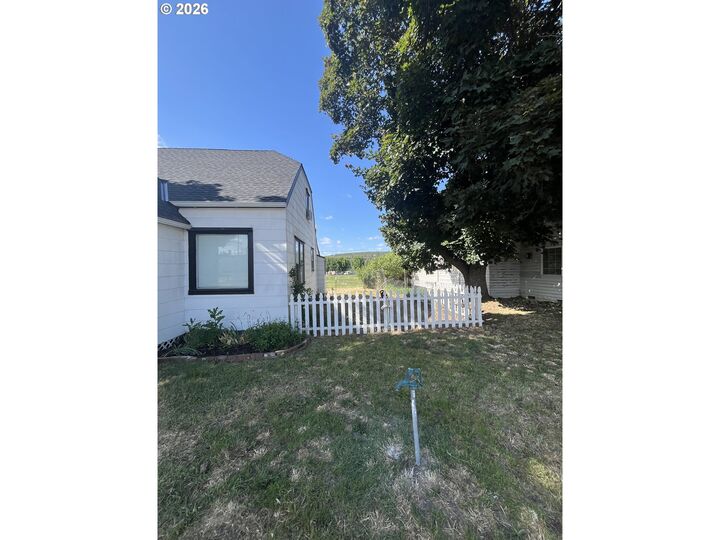 Property Photo: 135 E Broadway St WA 98620