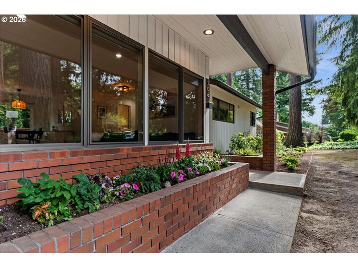 Property Photo: 206 NW 108th St WA 98685