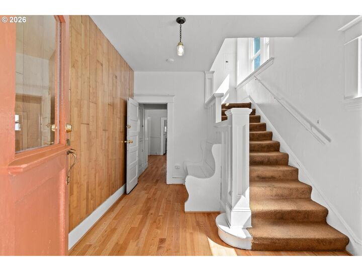Property Photo:  535 NE Knott St  OR 97212 